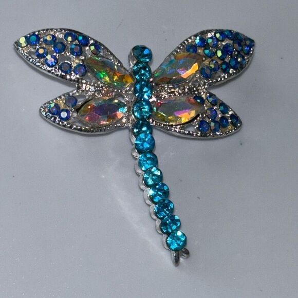 NWT Betsey Johnson dragonfly blue rainbow crystal pin/brooch AB - Picture 2 of 6